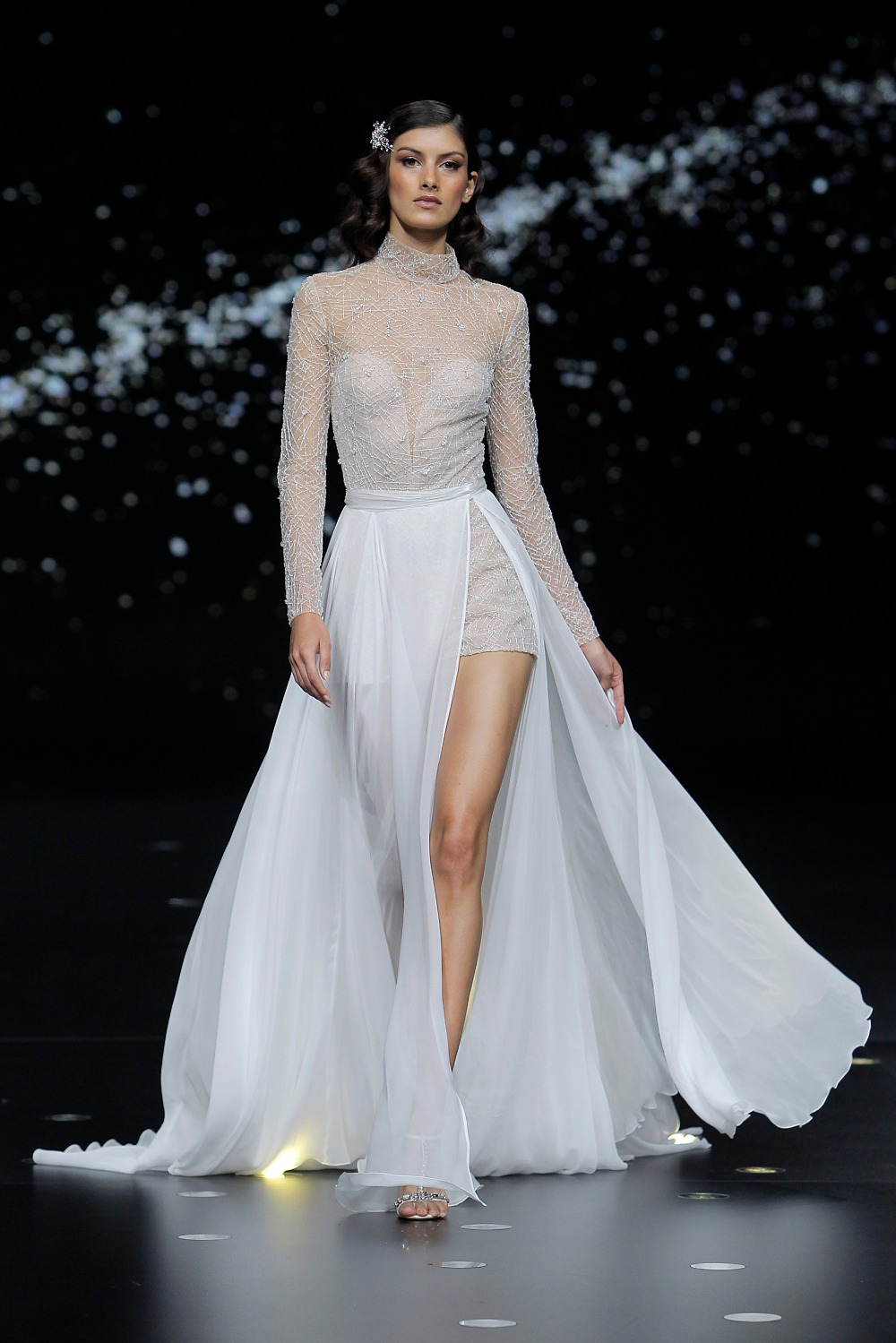 19_satellites_pronovias-fashion-show-2019