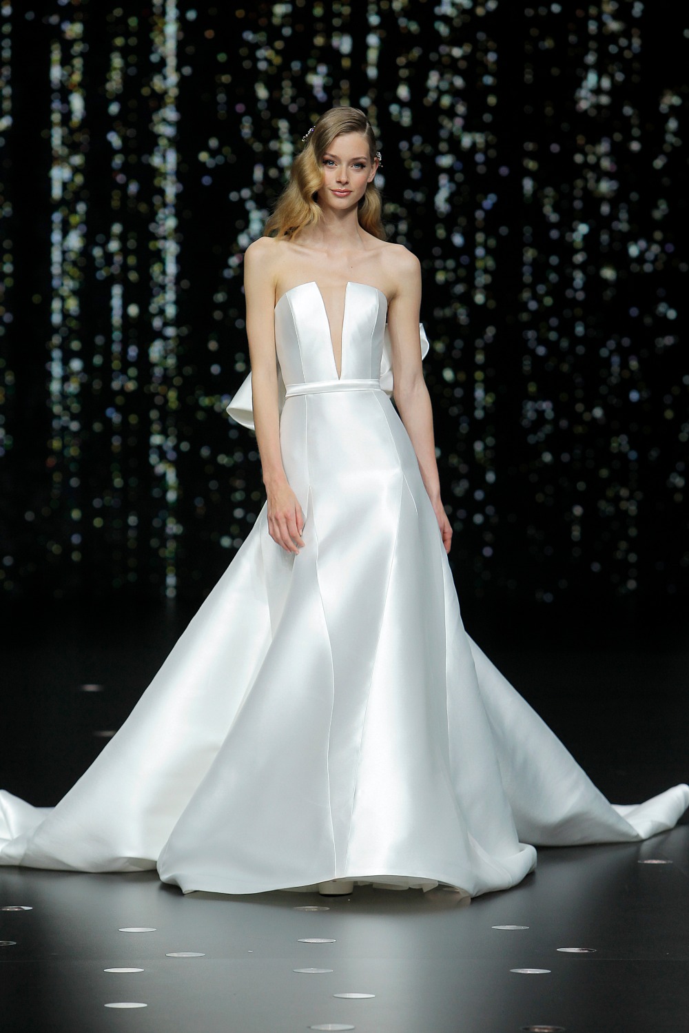 37_estrella_pronovias-fashion-show-2019