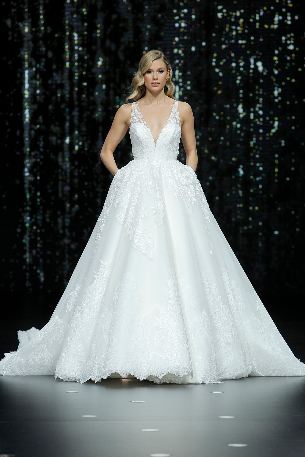 40_starships_pronovias-fashion-show-2019