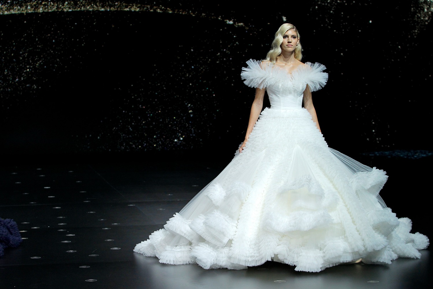 42_voyager-b_pronovias-fashion-show-2019