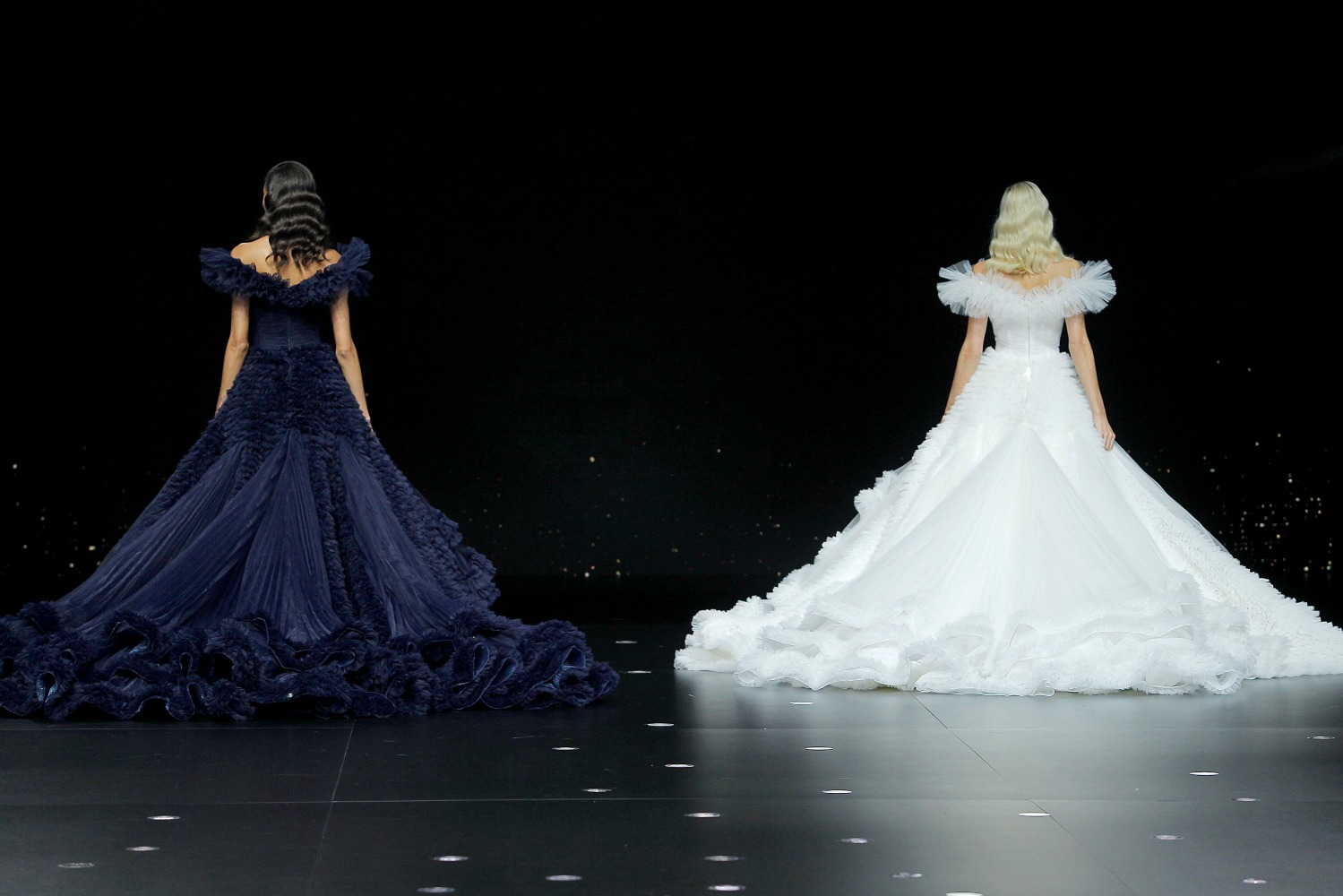 46_pronovias_02_pronovias-fashion-show-2019