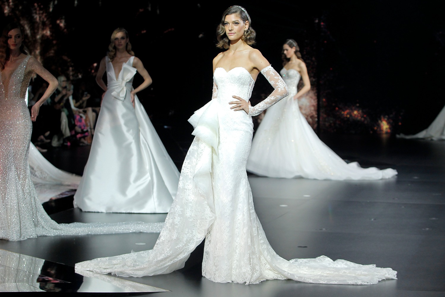 48_pronovias_04_pronovias-fashion-show-2019