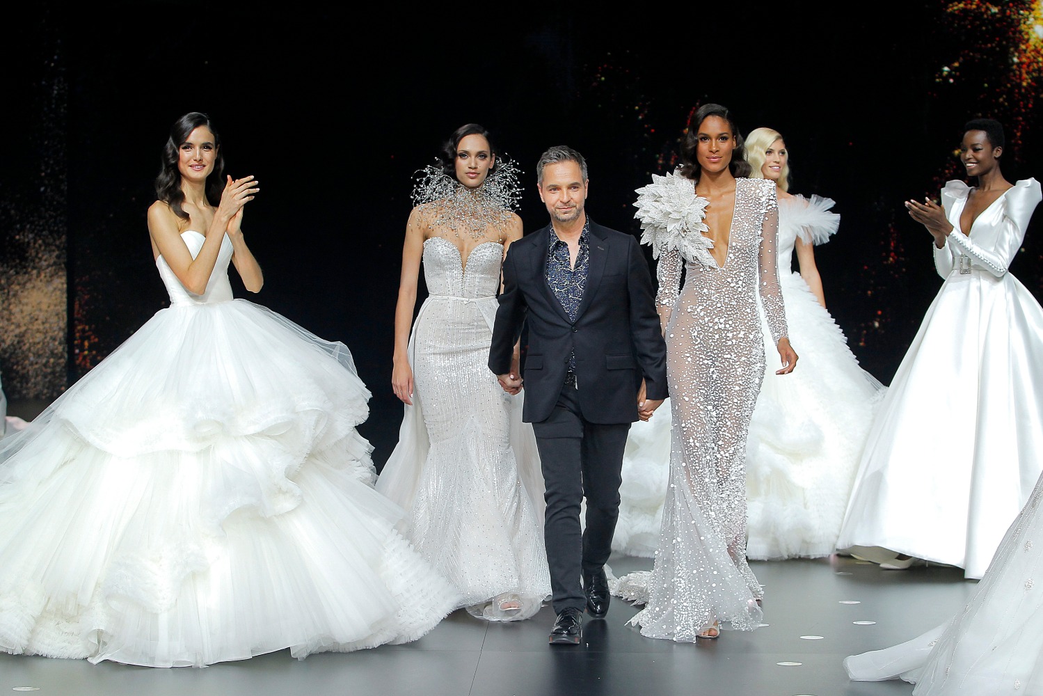 51_pronovias_07_pronovias-fashion-show-2019