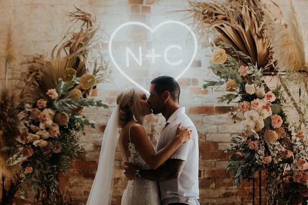 12 Neon Wedding Signs We're All About RN