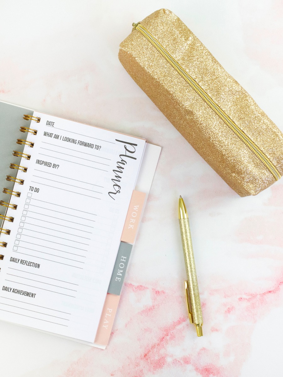 6 Tools to Help You Get Started Planning That Wedding