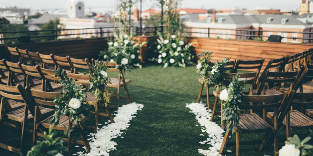 A Rooftop Wedding in Savannah to Ring in The New Year