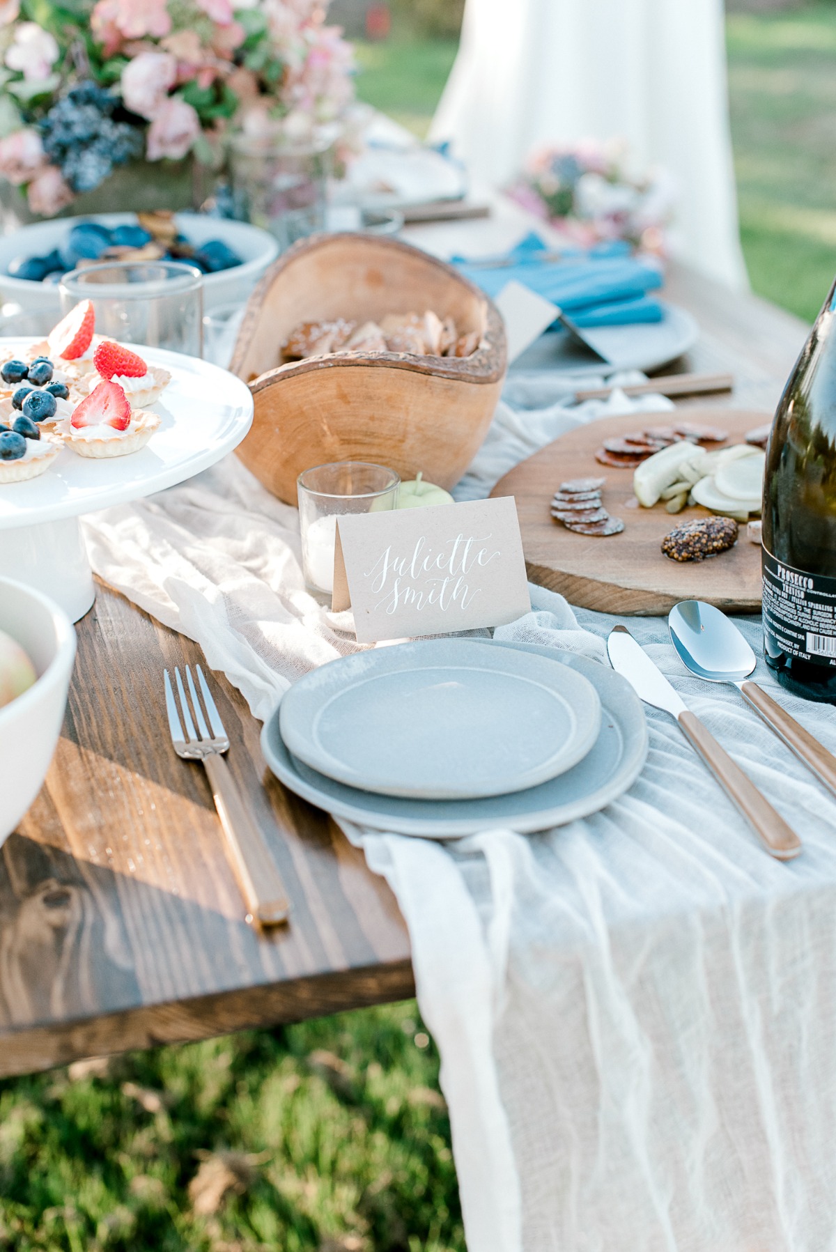alfresco_pear_orchard_styled_shoot-48