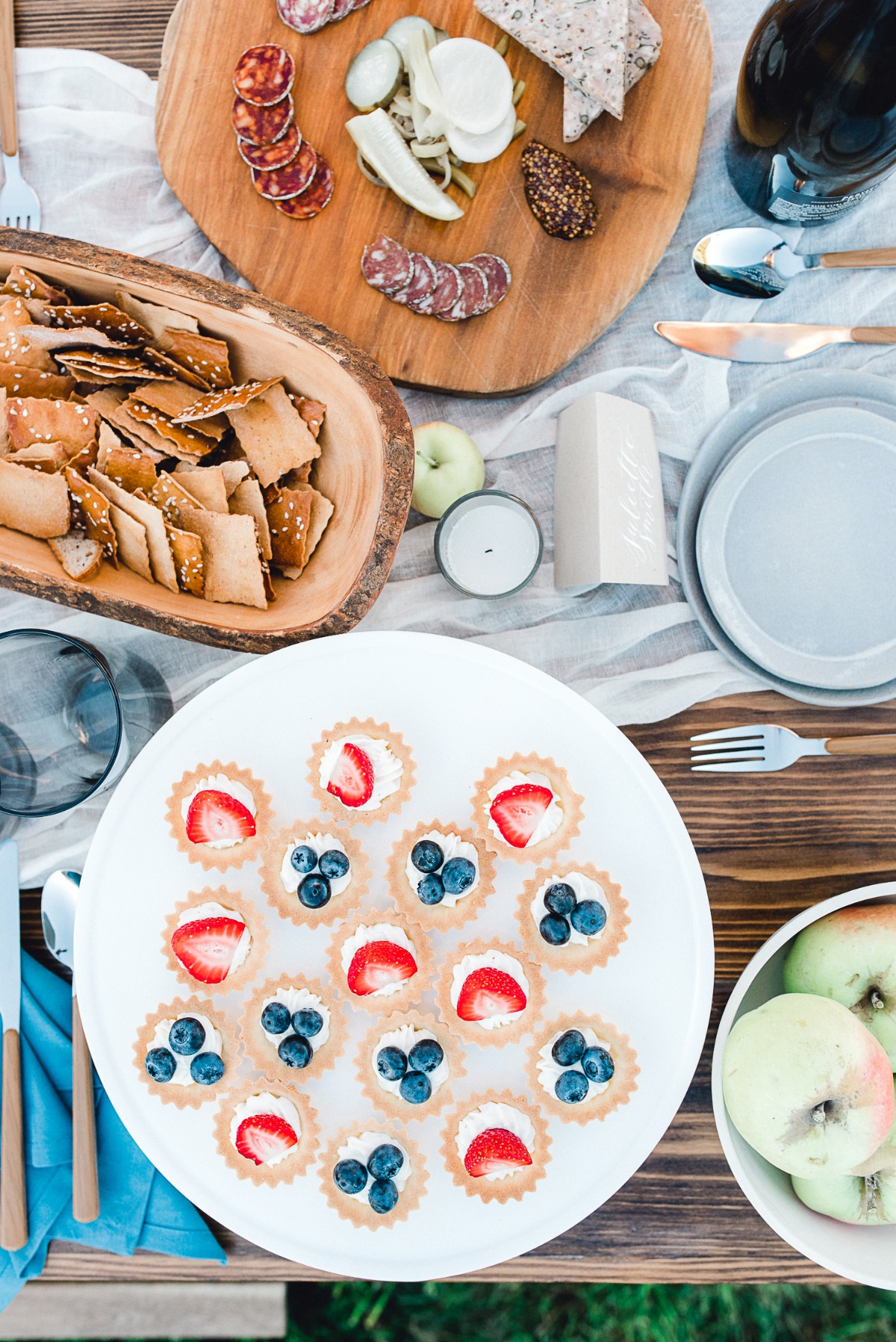 alfresco_pear_orchard_styled_shoot-60