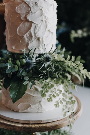 wedding greenery cake decor