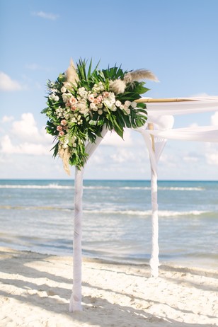 tropical wedding ceremony decor