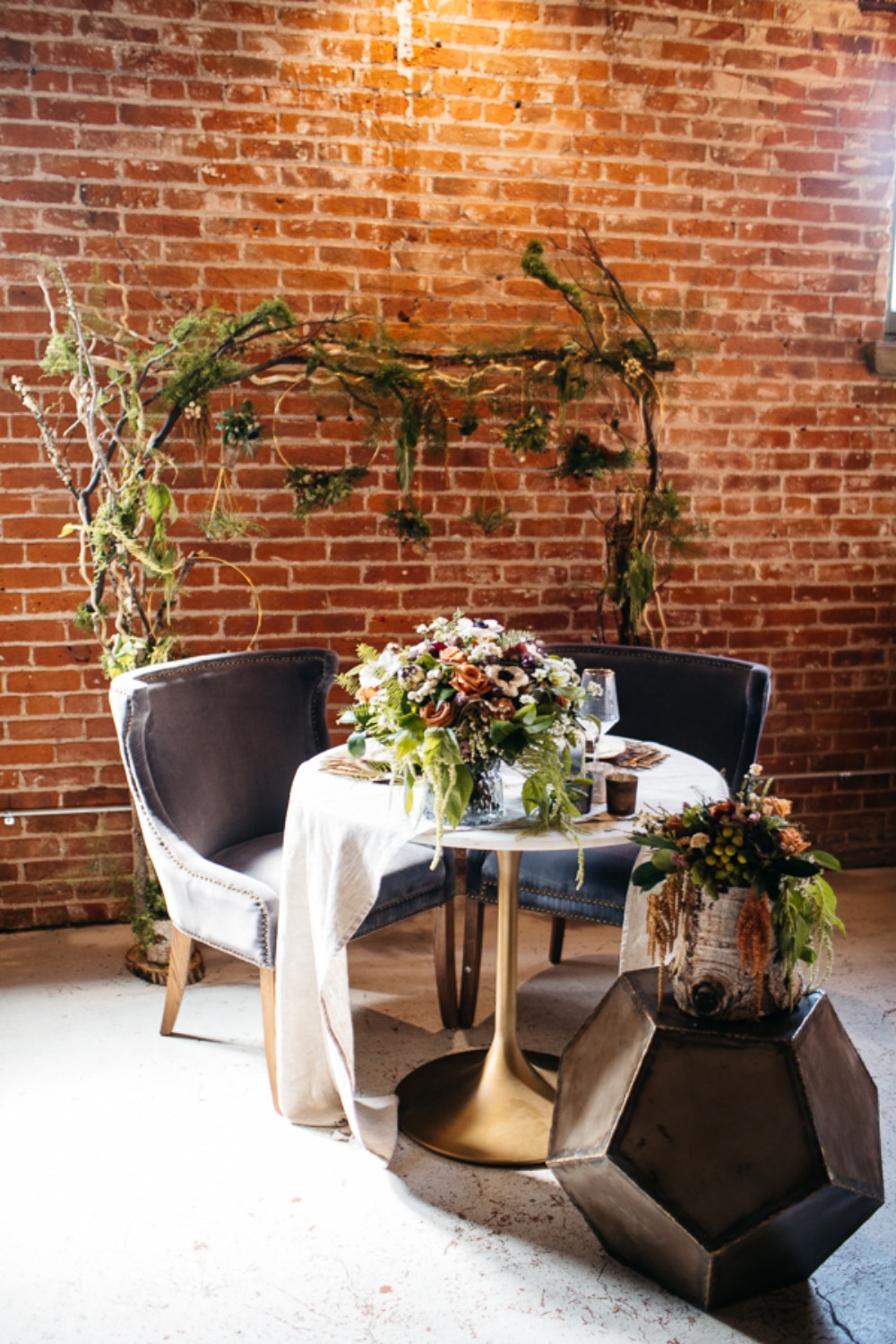 mid-century-modern-mystique-wedding-idea