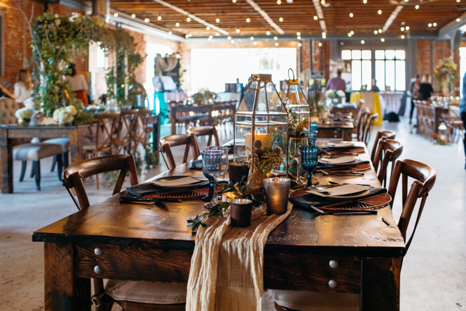 mid-century-modern-mystique-wedding-idea
