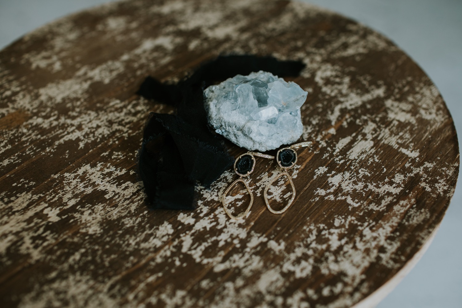mid-century-modern-mystique-wedding-idea