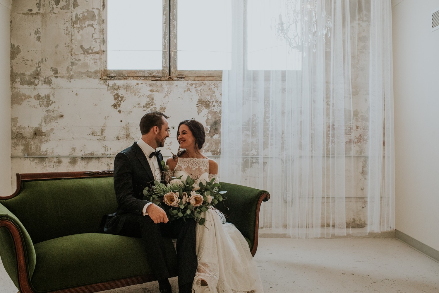 mid-century-modern-mystique-wedding-idea