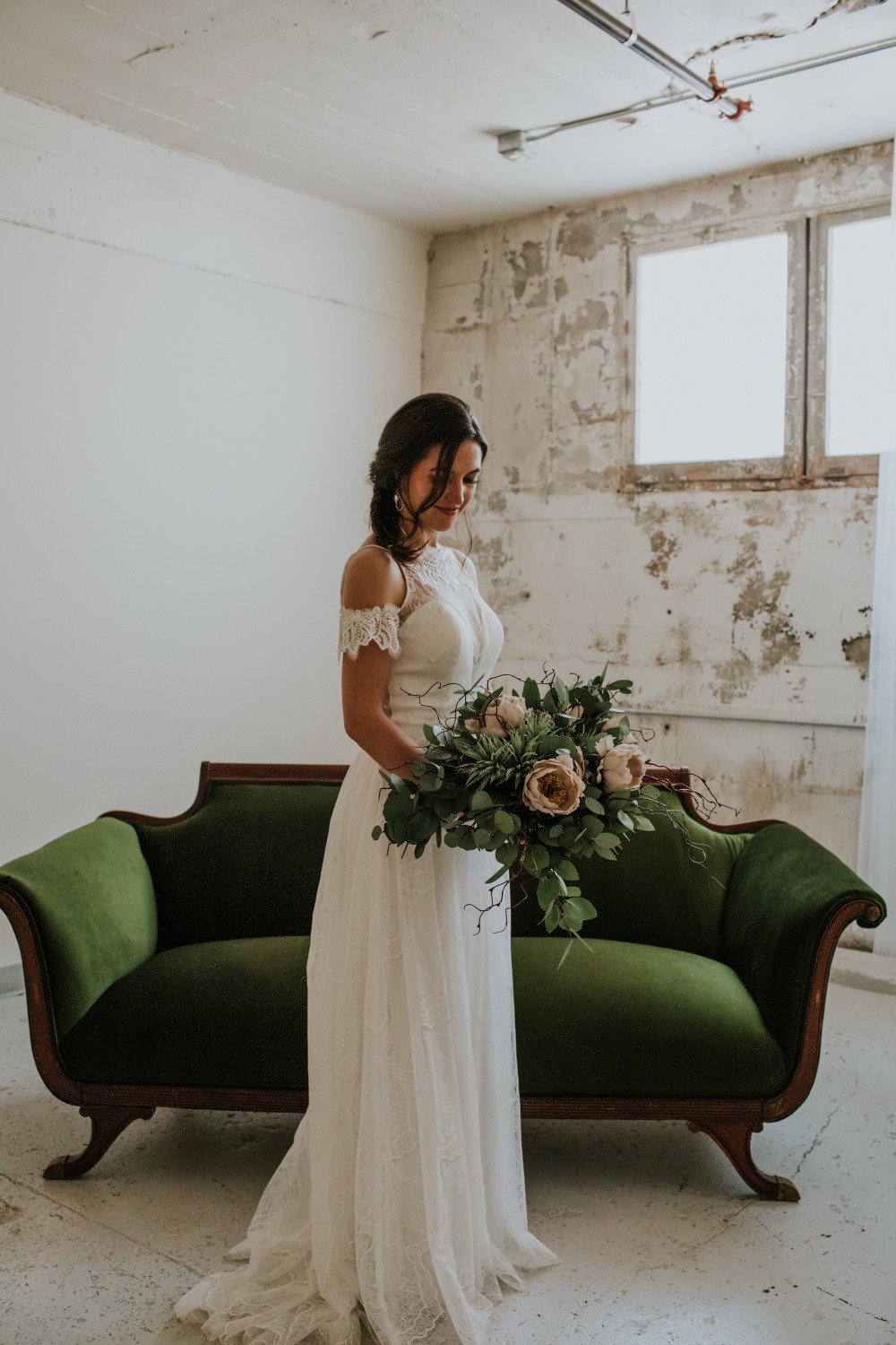 mid-century-modern-mystique-wedding-idea