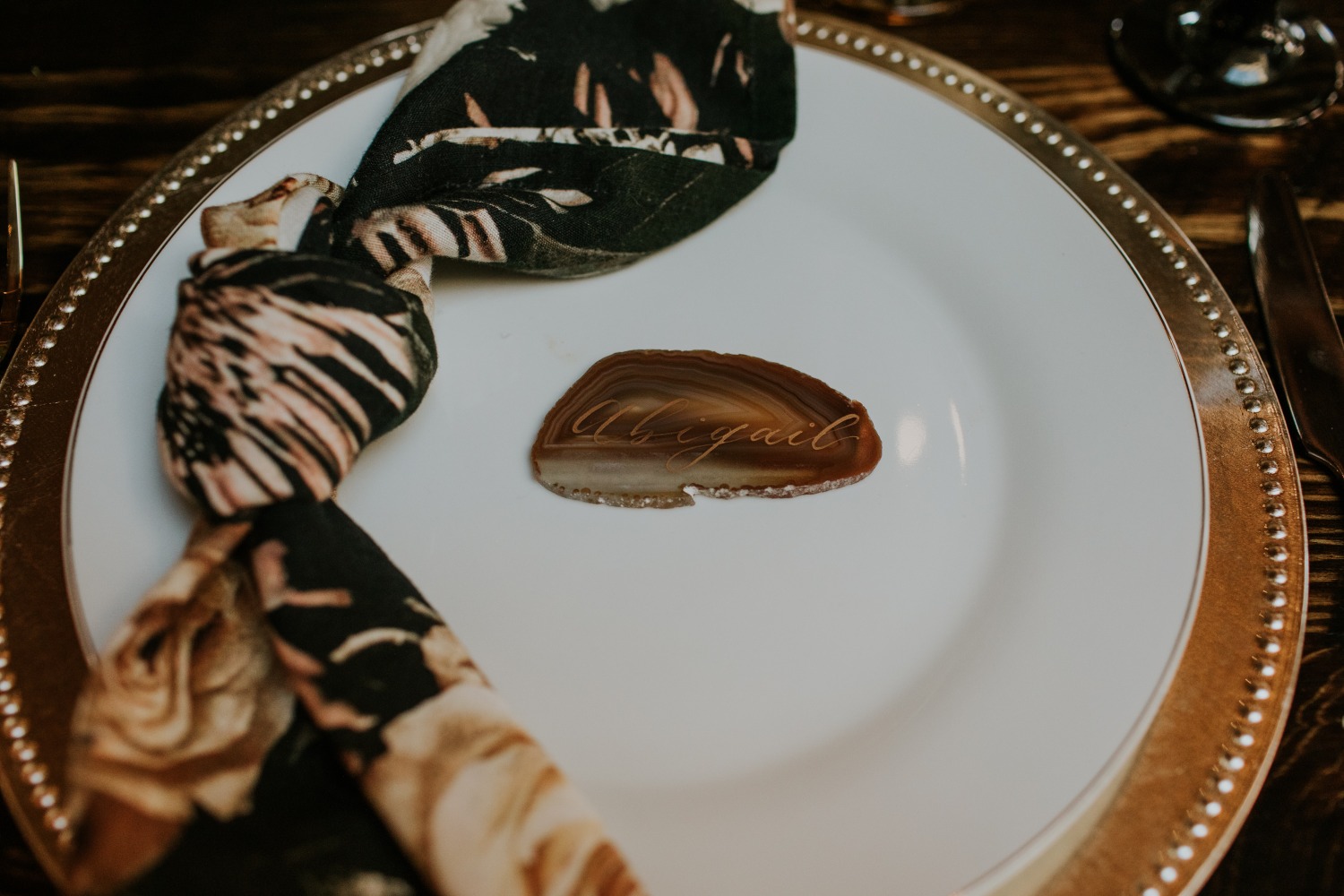 mid-century-modern-mystique-wedding-idea