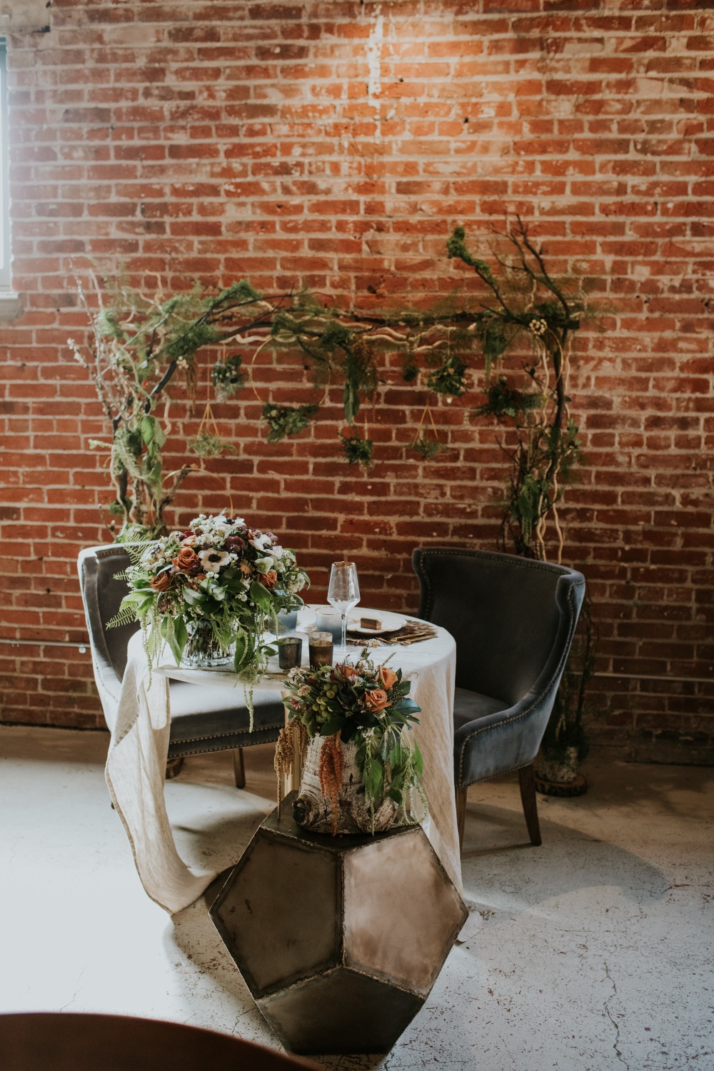 mid-century-modern-mystique-wedding-idea