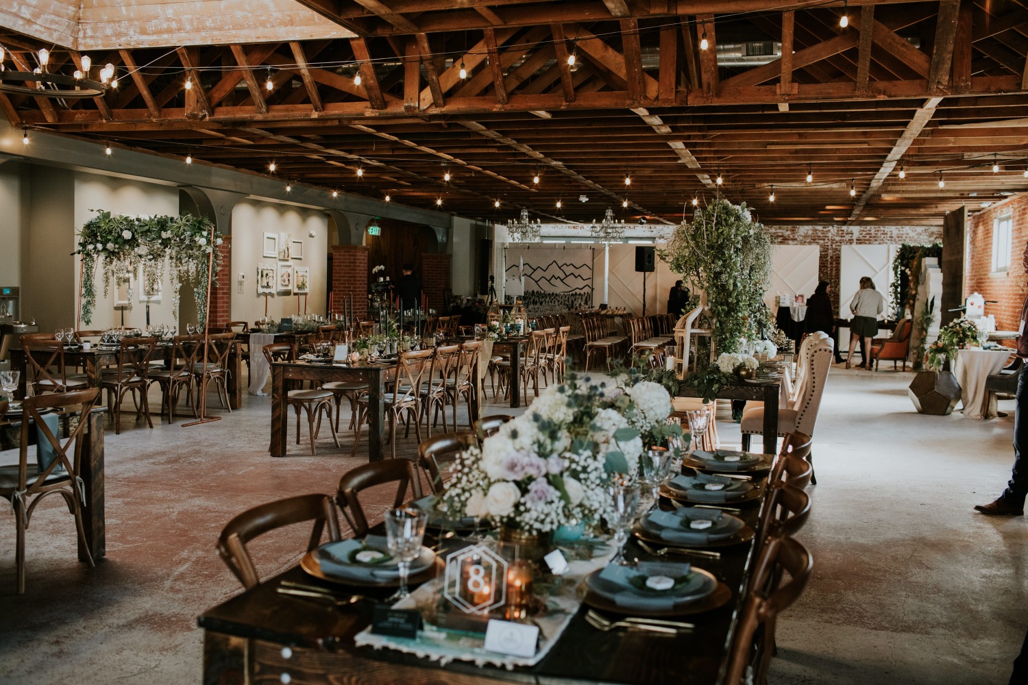 mid-century-modern-mystique-wedding-idea