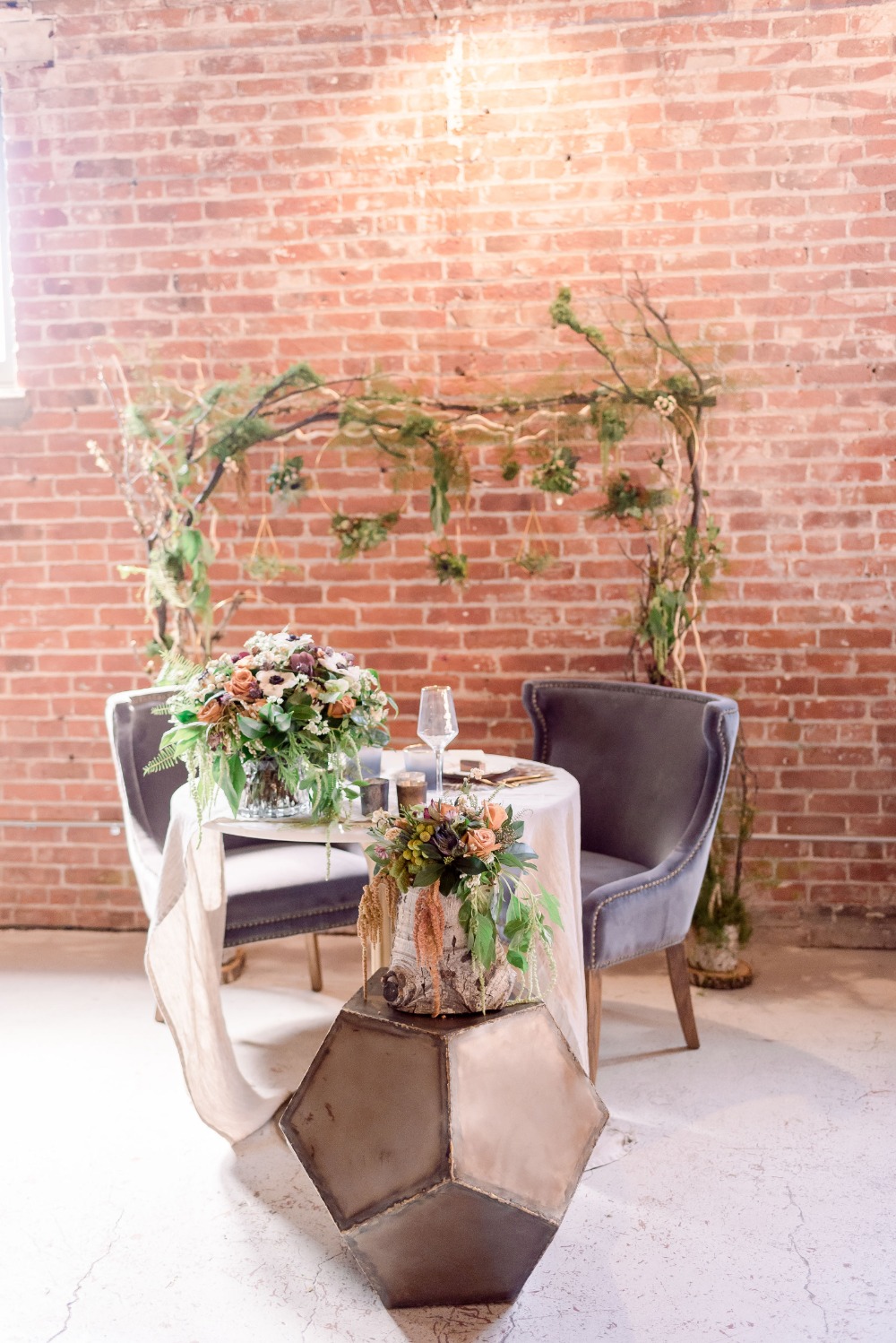 mid-century-modern-mystique-wedding-idea