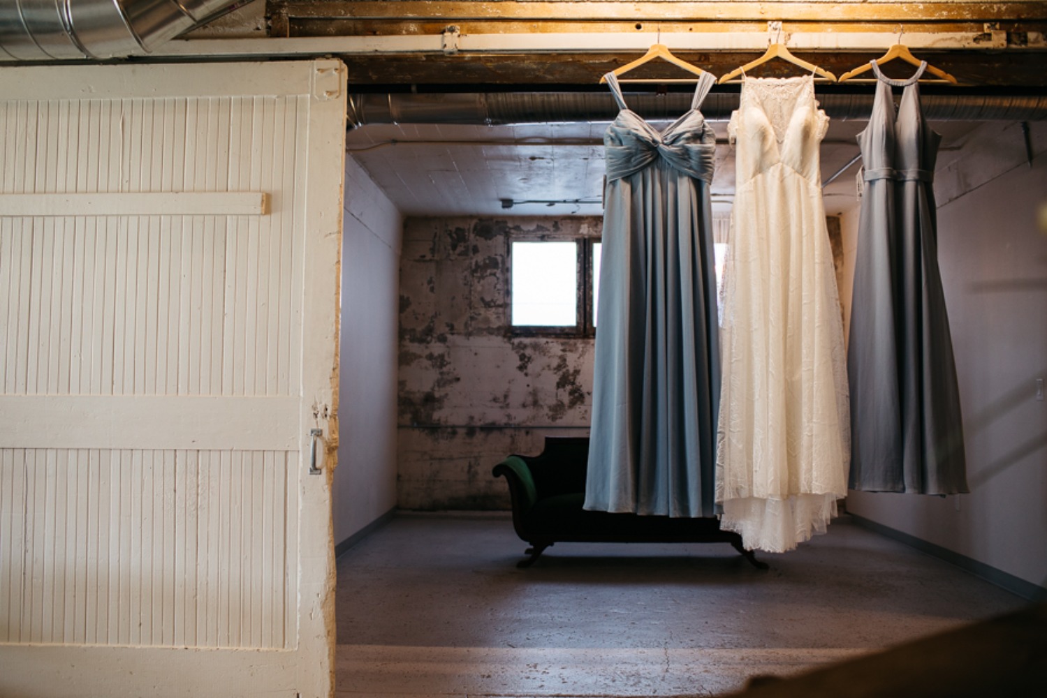 mid-century-modern-mystique-wedding-idea