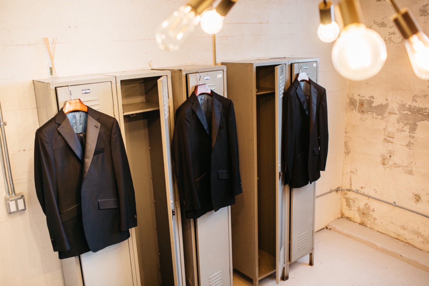mid-century-modern-mystique-wedding-idea