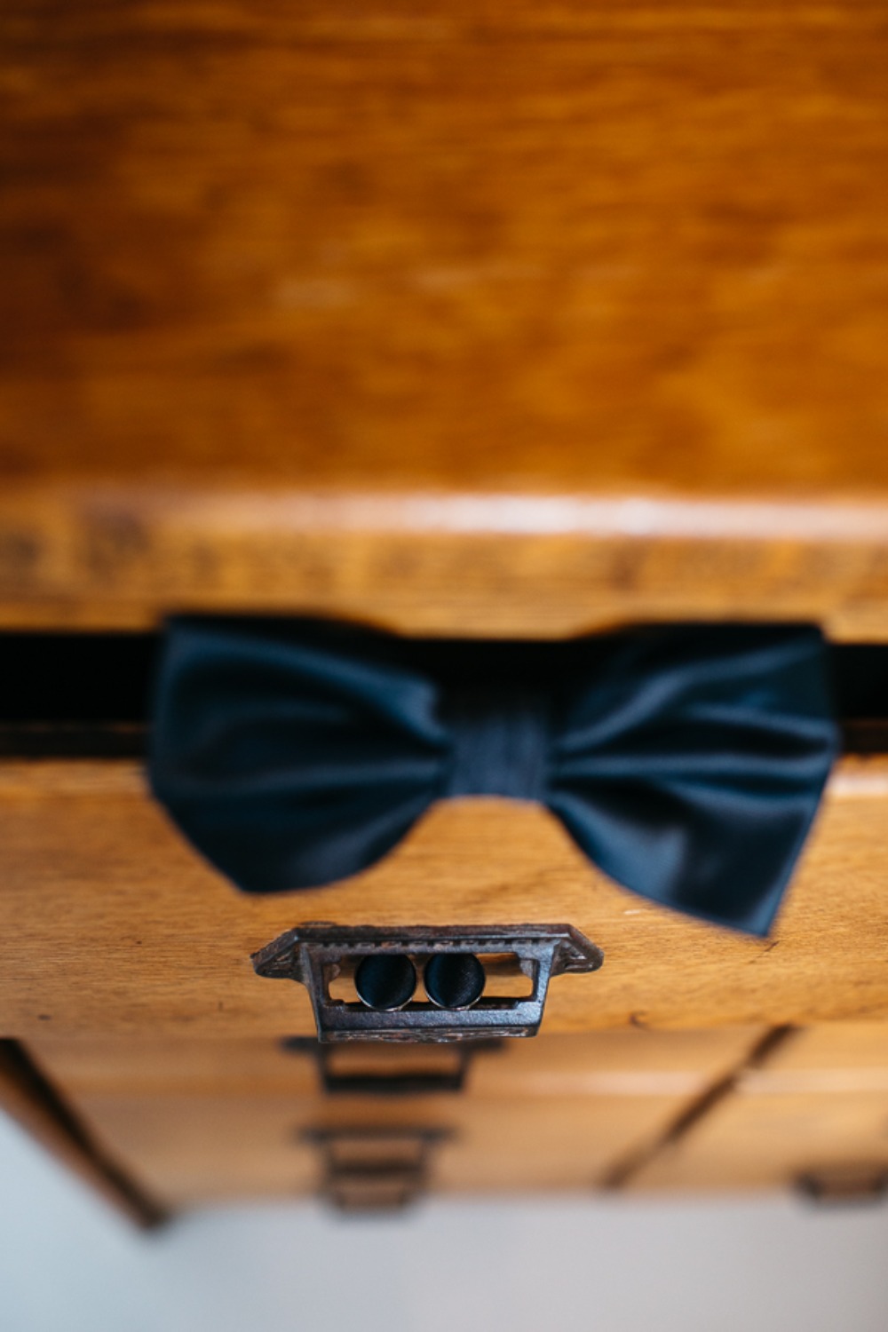 mid-century-modern-mystique-wedding-idea