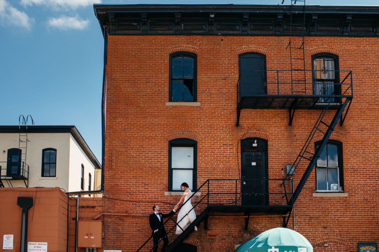 mid-century-modern-mystique-wedding-idea