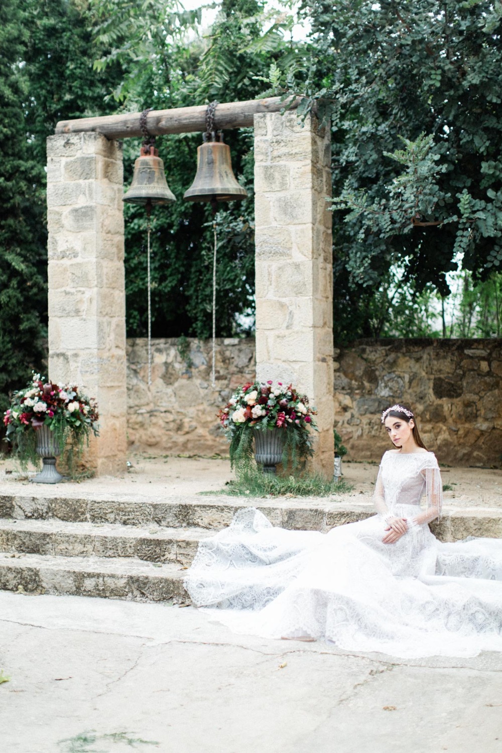 winter-snow-white-bridal-inspirati