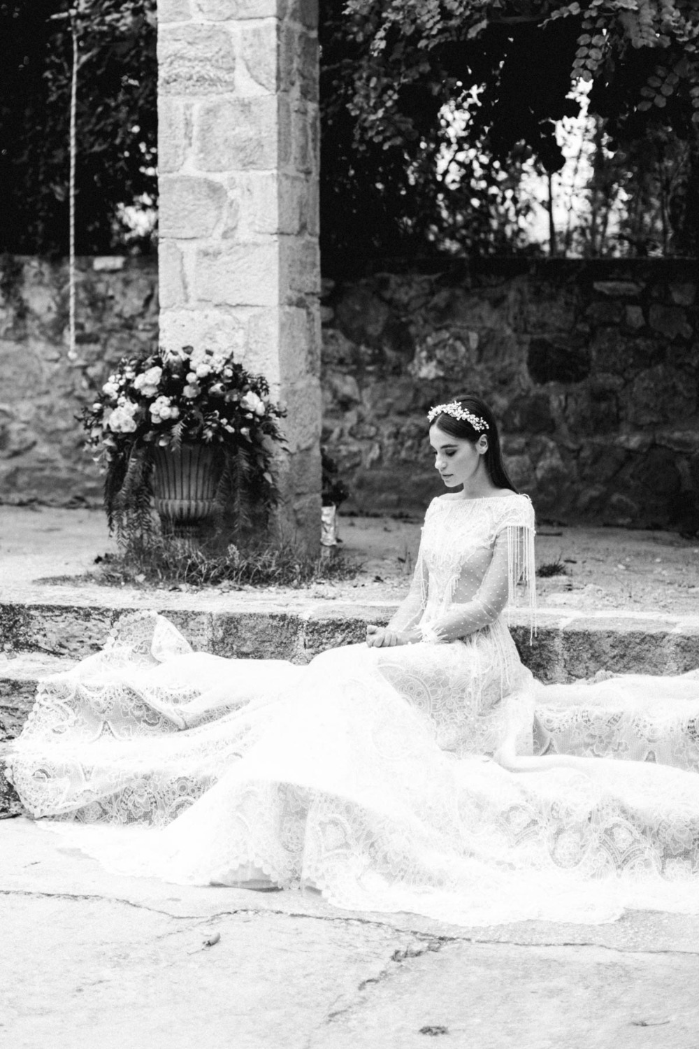 winter-snow-white-bridal-inspirati