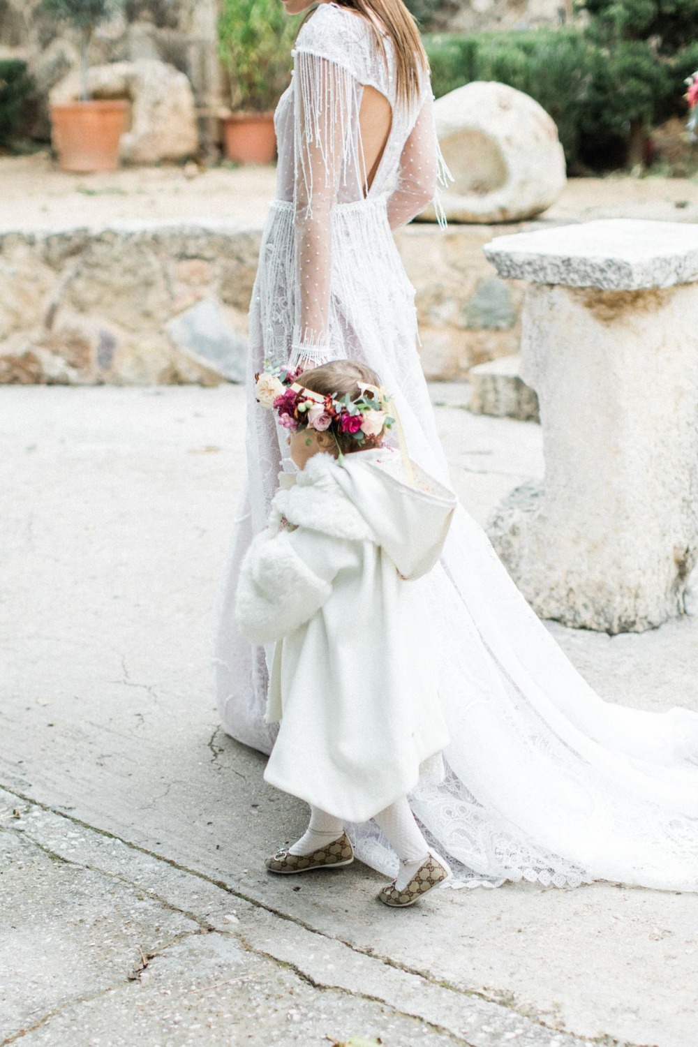 winter-snow-white-bridal-inspirati