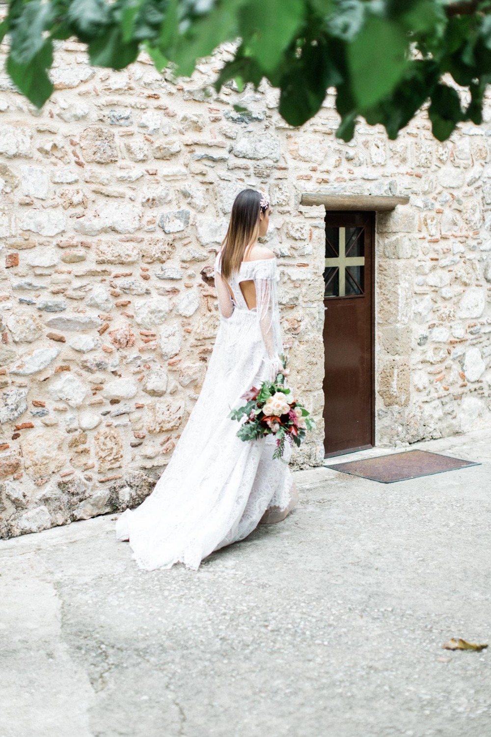 winter-snow-white-bridal-inspirati
