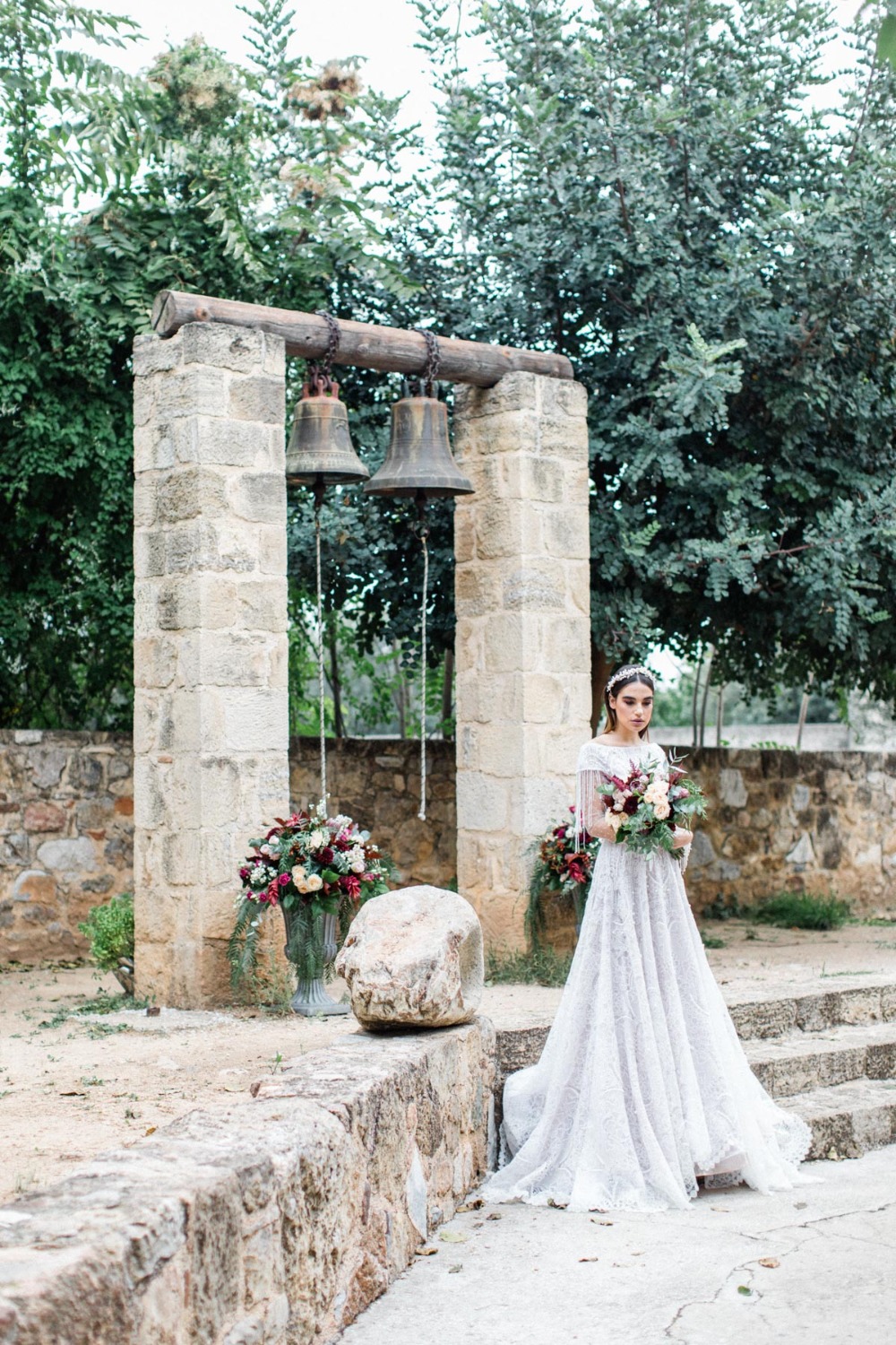 winter-snow-white-bridal-inspirati