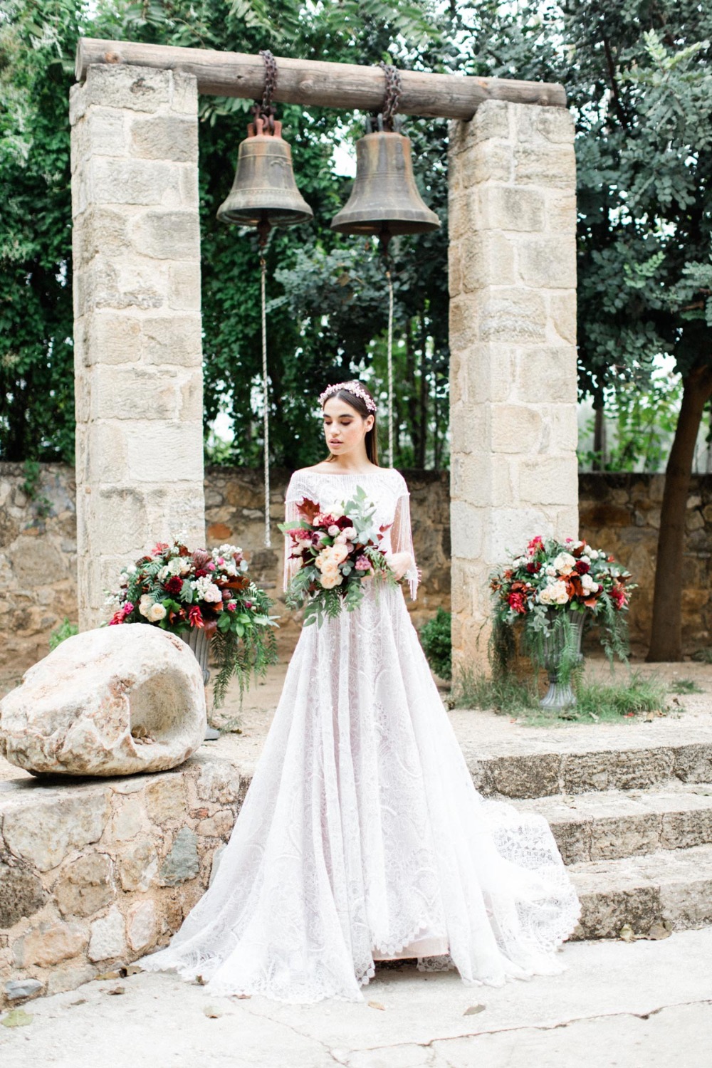 winter-snow-white-bridal-inspirati