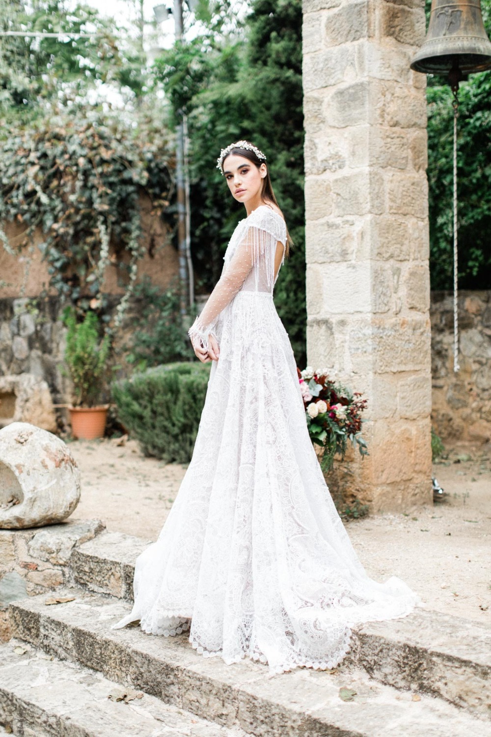 winter-snow-white-bridal-inspirati