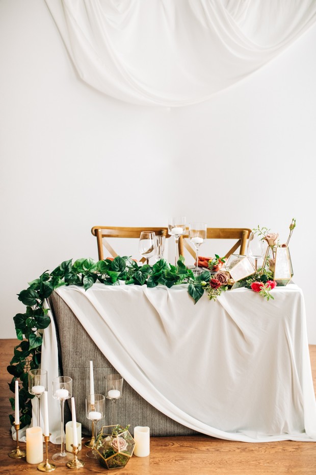 modern and romantic sweethearts table