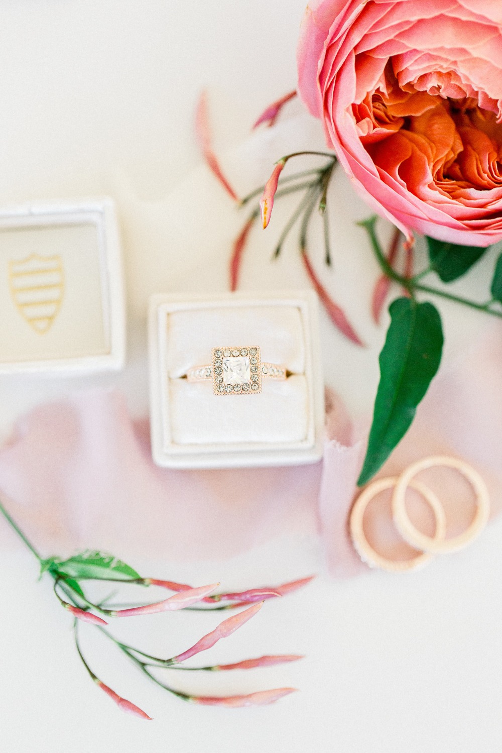 a-little-feminine-a-little-modern-a-st