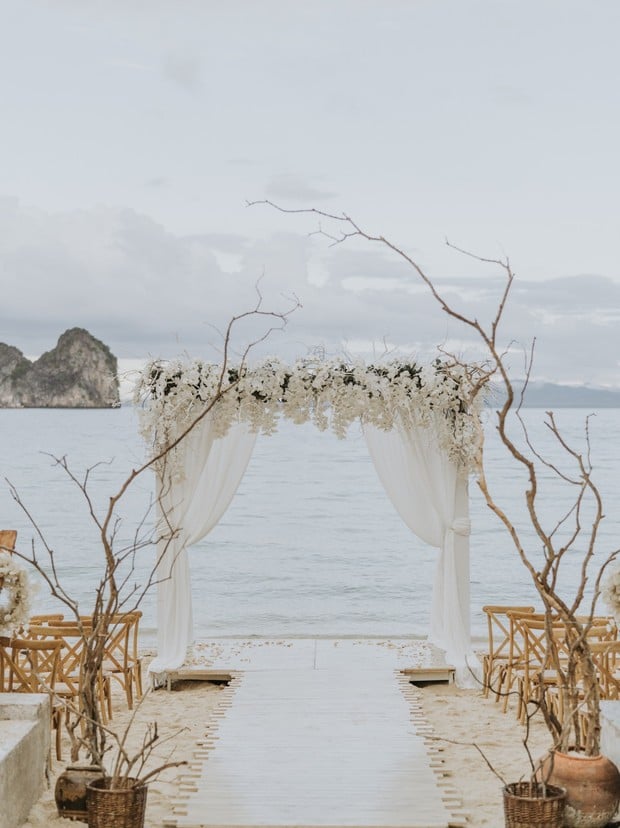 beach wedding ceremony in Thailand