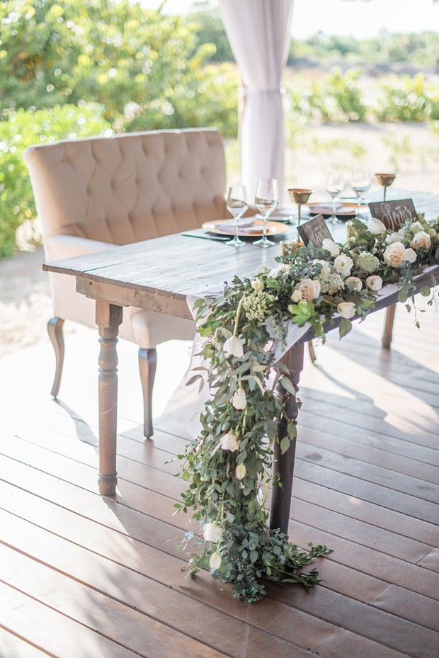 sweetheart table in neutral tones