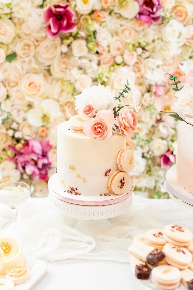 mini wedding cake