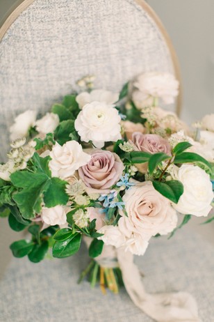 neutral tone wedding bouquet