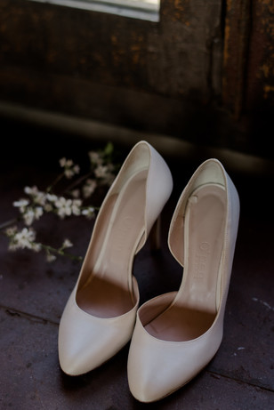 Nude heels for the bride