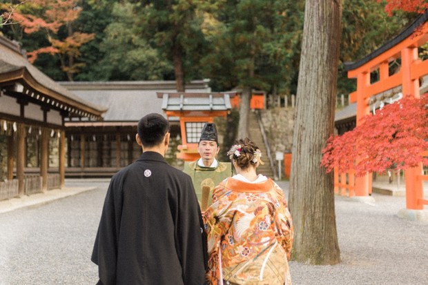 wedding couple at Shinto temple in Japan