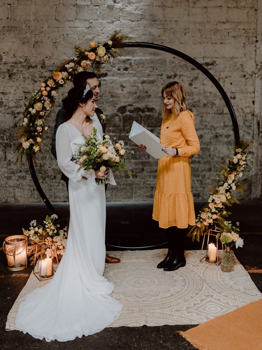 Romantic And Vintage Wedding Ideas Inspired by the Color Yellow