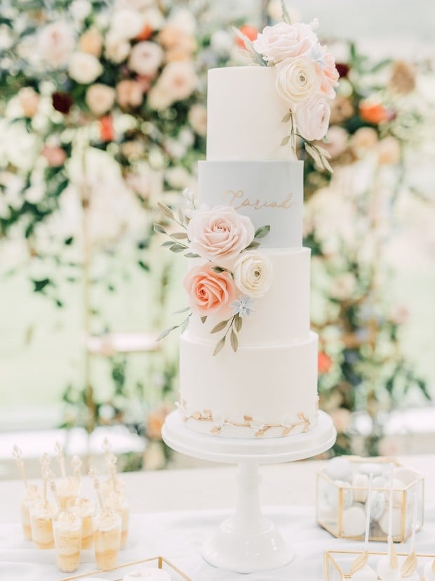 gold and pastel wedding cake