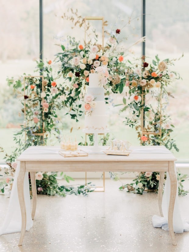 pastel wedding cake table