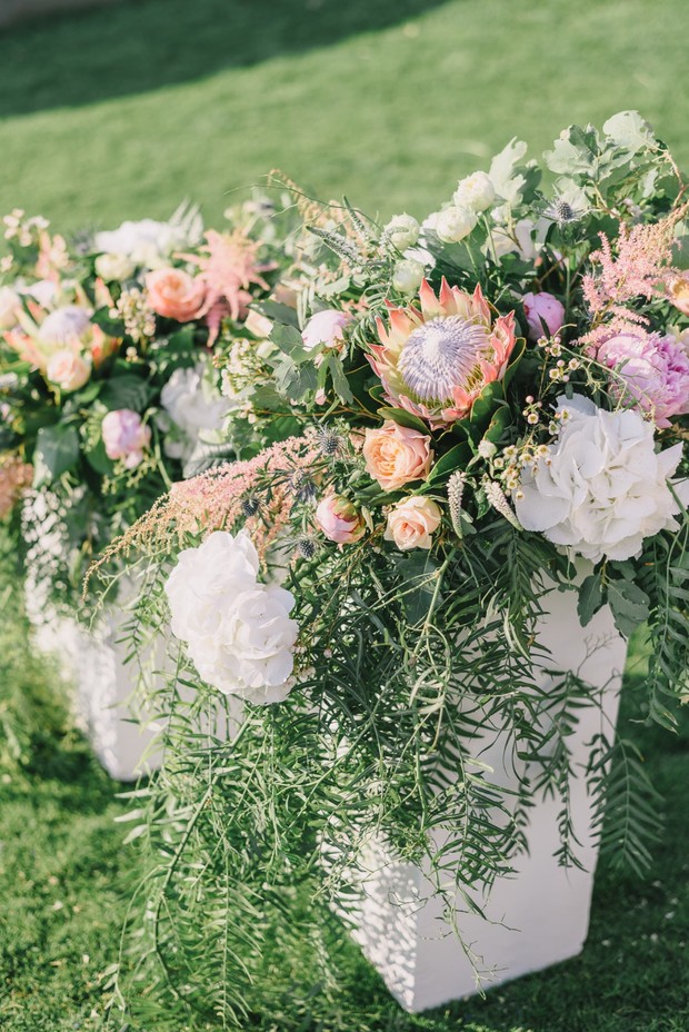 wedding floral decor for your summer wedding ceremony