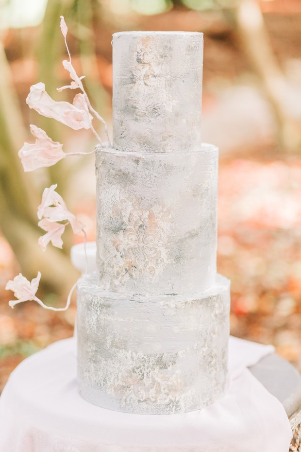 grey textured wedding cake
