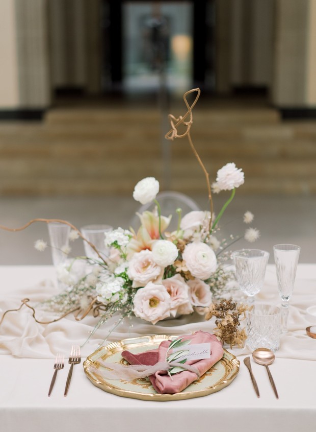 blush and gold wedding table decor