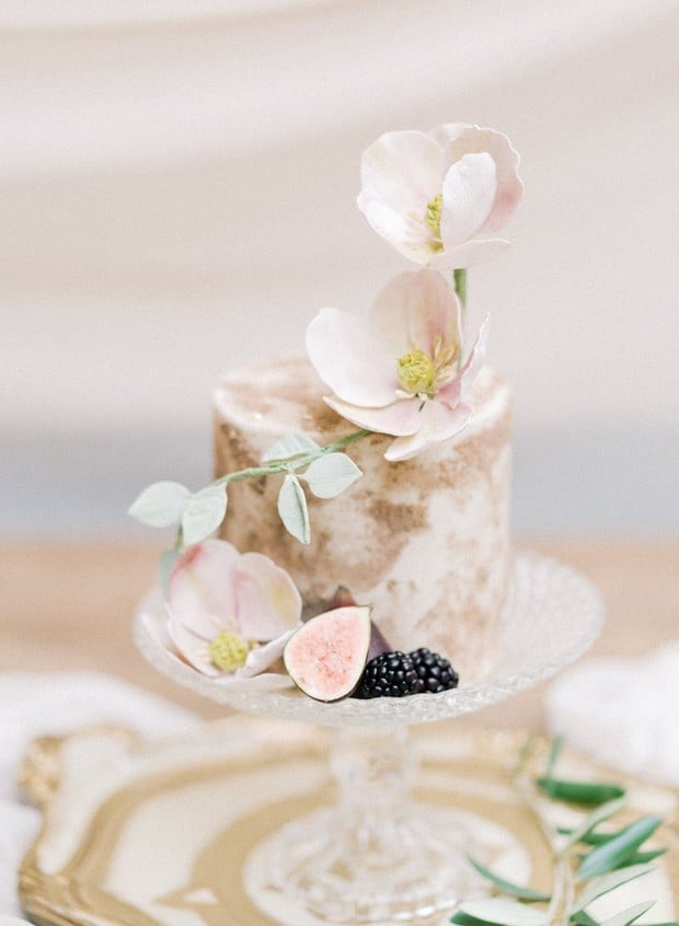 mini wedding cake