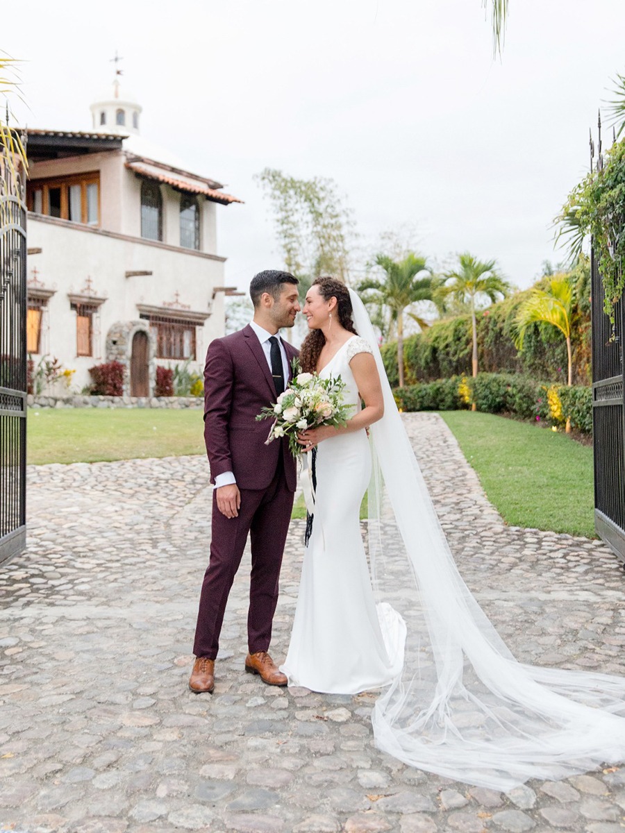 Gold and Burgundy Chic Wedding In Mexico